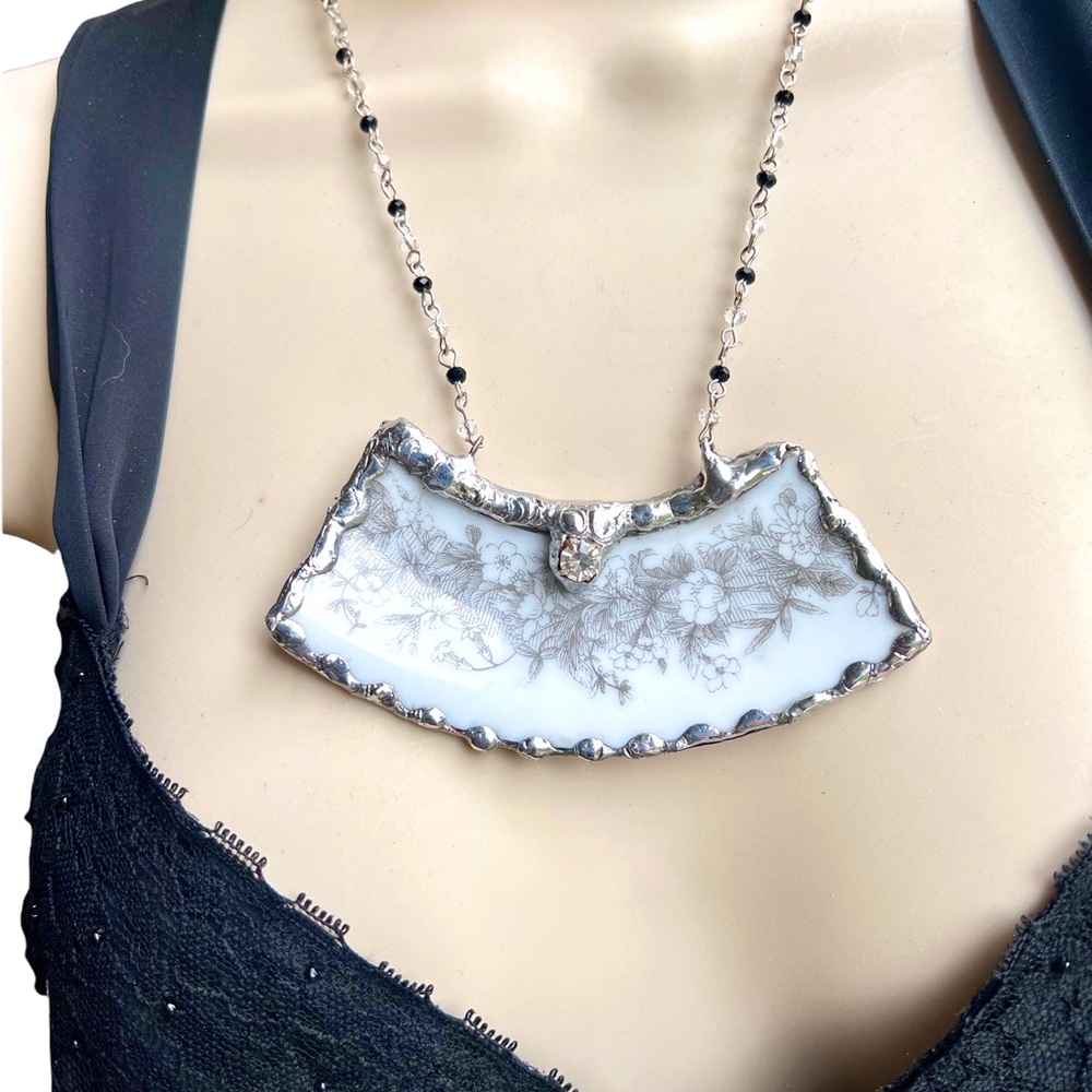 Broken China Hand Crafted Necklace & Earrings Encased in Silver Blend  Metalwork - Picture 12 of 13